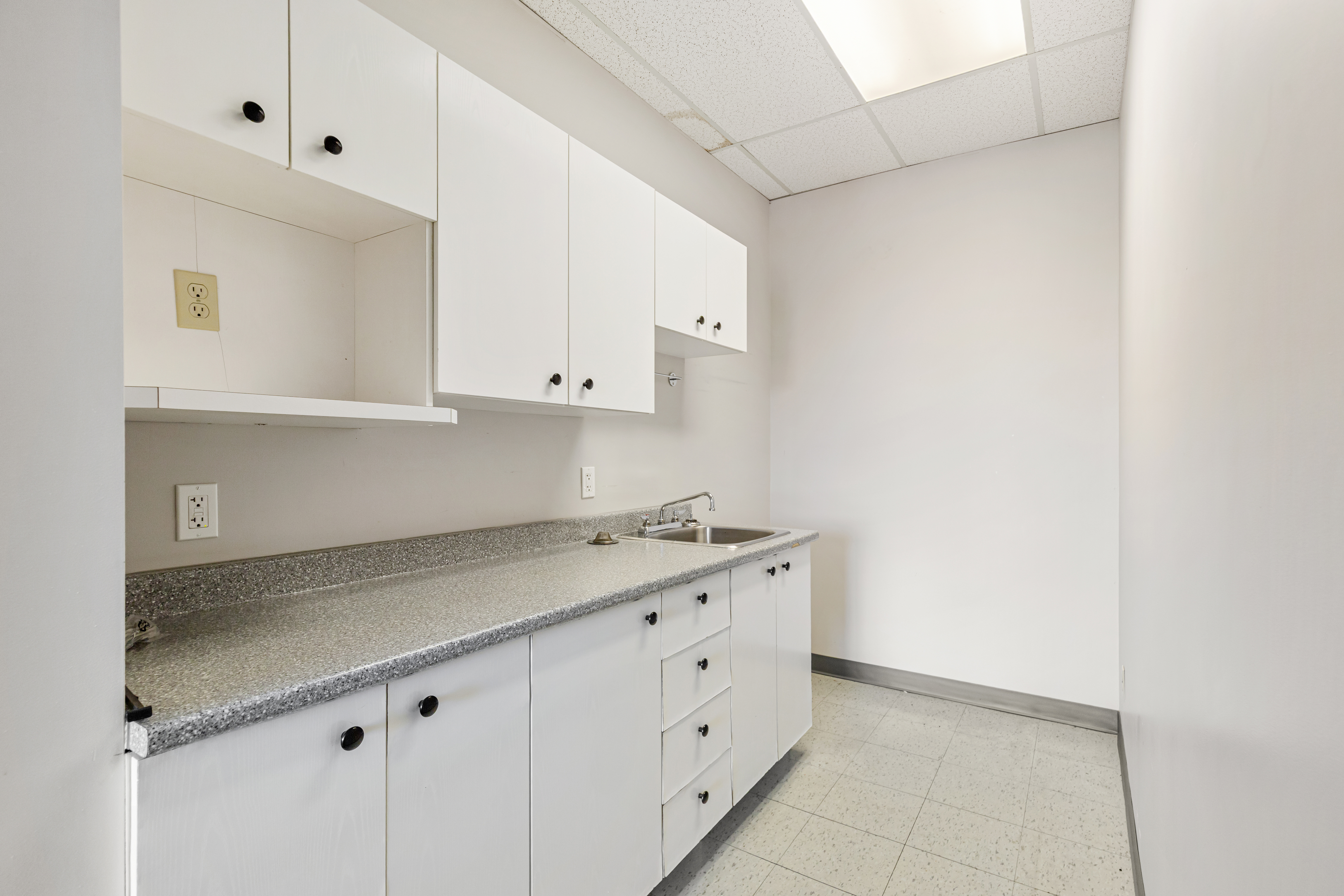 12_200_151 Bd de Mortagne, Boucherville.jpg